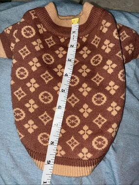 Hi fashion pet sweater see photos for measurements